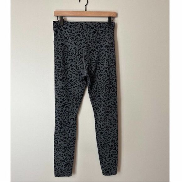 Athleta Leopard Elation Ultra High Rise Tight Leggings SP - Picture 3 of 5